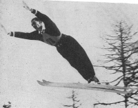 Švicar Fritz Tschanen je leta 1948 doskočil v Planici na Bloudkovi velikanki pri znamki 120 m, kar je bil tedaj najdaljši polet na svetu.
