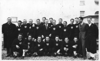 Jugoslovanska olimpijska smučarska reprezentanca za ZOI 1936 je bila najbolj številčna vse do danes, ki so jo sestavljali sami Slovenci pod vodstvom prvega slovenskega FIS sodnika za skoke, predsednika Smučarskega kluba Ljubljana in odbornika Jugoslovanske zimsko športne zveze Antona Gnidovca – Botra.