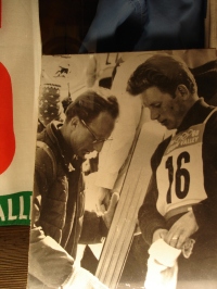 Nordijska kombinacija, tek in skoki, je bil od prvih olimpijskih iger leta 1924 vse do leta 1960 privilegij Skandinavcev. Srednjeevropejci jim niso segali niti do kolen. Na ZOI 1960 je vzniknil Nemec iz Schwarzwalda Georg Thoma in osvojil zlato kolajno.