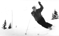 Peter Lakota – Peti iz Jesenic je bil nedvomnno tedaj najboljši slovenski stilist slaloma v tehniki nasprotnega sukanja ramen (1964). Peti je osvojil 21 naslovov državnega prvaka. Edino Slava Zupančič enega več.