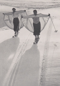 Prvi enostavni spust v parčku s Thirringovim plaščem (1938).
