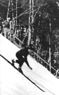 Doskok Avstrijca Seppa Bradla – Buwieja pri 101,5 m leta 1936 v Planici.