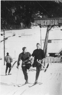 Žičnica v Kranjski Gori se je še kako prilegla Antonu Kosu in Franciju Papežu (1951).
