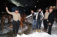 Kandidati za naslednji INTERSKI kongres Argentinci so namesto volilnega golaža postregli s svojim značilnim asadom.