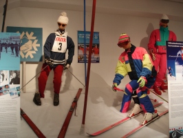 Finska alpska Palander in Poutiainen sta premaknila finsko smučanje v nove sfere. Hiihtomuseo ni mogel mimo, spomnili so se celo, da bodo prikazali zgodovino smučarske opreme alpskih smučarjev od leta 1950 naprej, ko je bila ta disciplina na Finskem še v povojih.