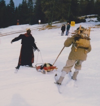Italijana iz Livigna in družinsko smulčanje na Old Ski Fest, Cerkno 8. 2. 1998.