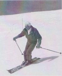 Emile Allais je bil rojen 25 2. 1912. Med smučanjem leta 2009.