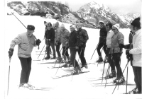 Clif Taylor je prišel v Slovenijo in imel spomladi leta 1972 na Vršiču kratki seminar GLM za slovenske učitelje smučanja. Nato je odšel v tovarno ELAN, kar mu je svetoval Miro Dvoršak. Po ogledu tovarne in razgovoru z vodstvom je naročil veliko parov smuči GLM on jih uvozil v ZDA.