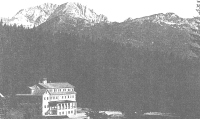 Poletna scena Šport hotela leta 1940, ko je bila že zgrajena terasa.