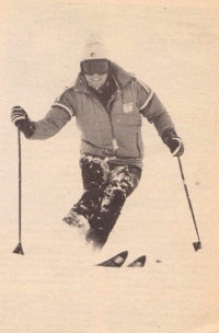 Dušan Blažič – Bađo demonstrira vbod palice (1981).