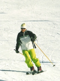 Milan Maver med sproščeno in uživanja polno smuko na Krvavcu (2003).