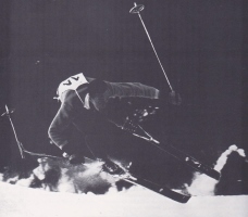  Smuk na olimpijskih igrah v Oslu leta 1952 je bil zelo nevaren. Tekmovalec je zlomil med tekmo palico. 