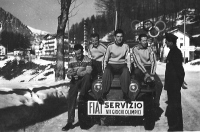  Nordijci iz Jugoslavije pozirajo pred krasnimi »kulisami« Dolomitov. 